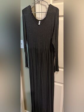Long Sleeve Black Maxi Dress with Pleated Waist